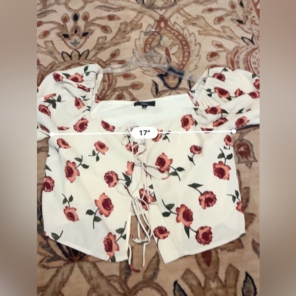 Lulu’s cream colored floral top with front ties size small - Picture 7 of 8